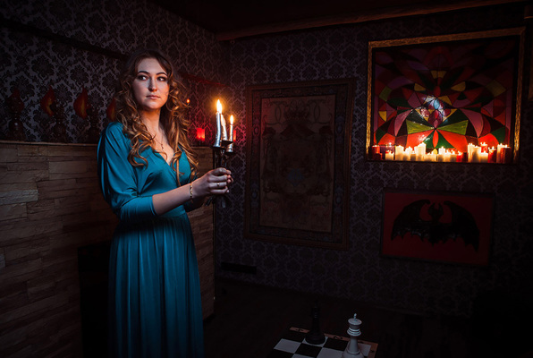 How should I solve puzzles in escape rooms?