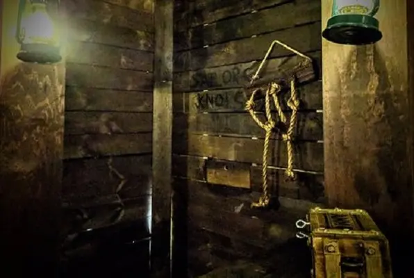 Dead Man’s Cove (15 Locks) Escape Room