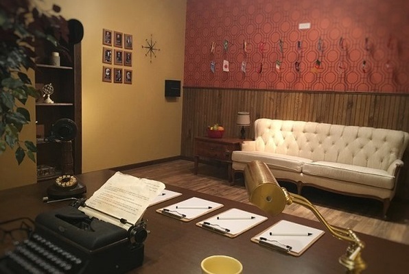 Relativity Room: 1939 (Smart Rooms) Escape Room