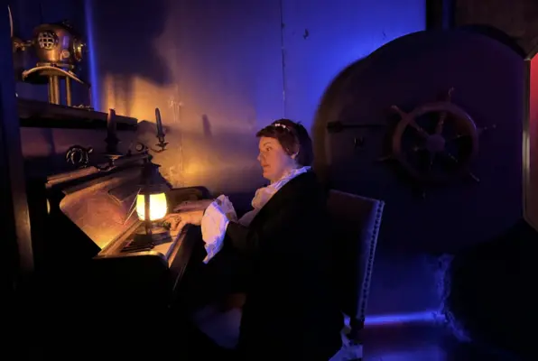 SOUS-MARIN "Nautilus" (Time Out) Escape Room
