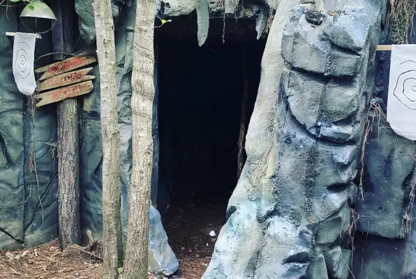 Renaissance Ruins: Curse at the Fair (Escape Woods) Escape Room