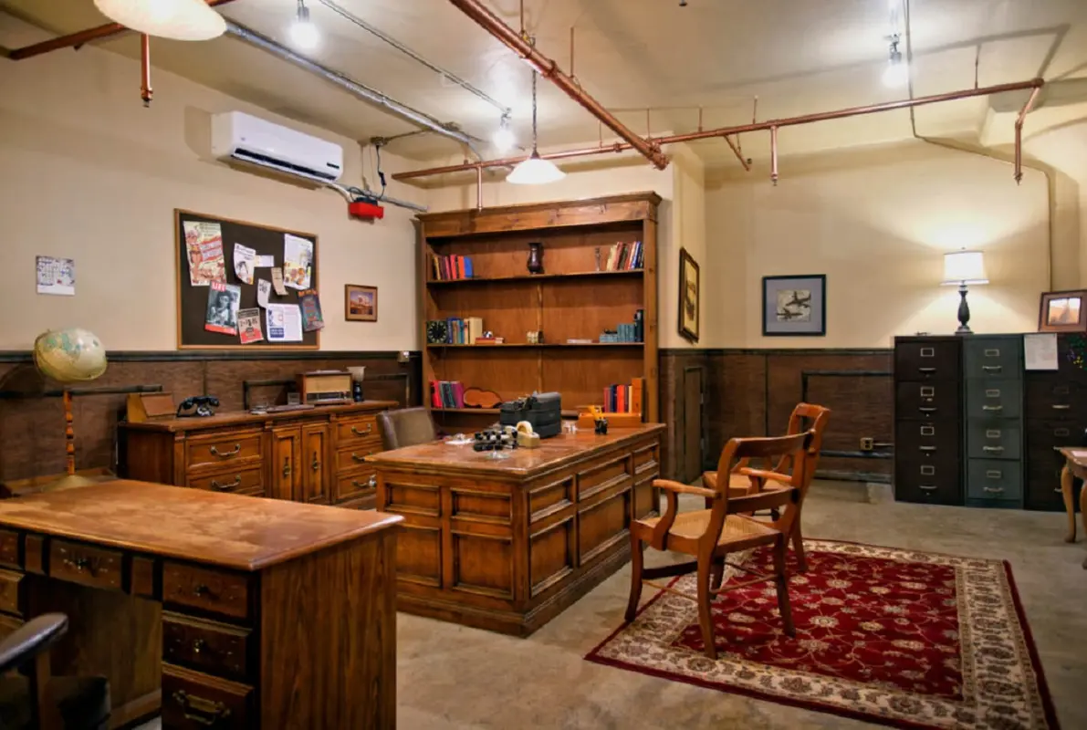 The Detective (Escape Room LA ) Escape Room
