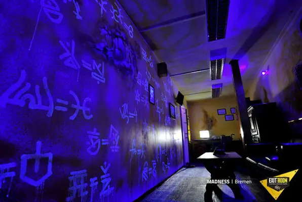 Madness Online (Exit the Room) Escape Room