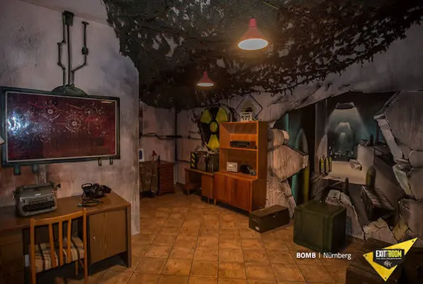 Bomb Online (Exit the Room) Escape Room
