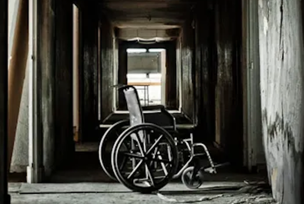 Asylum (iSpy Escape) Escape Room