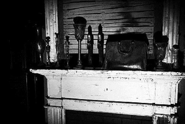 Escape the Estate (Escape the Estate) Escape Room