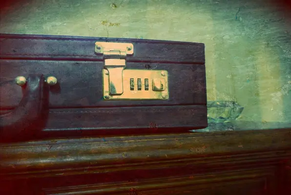 KGB (Amaze Escape) Escape Room