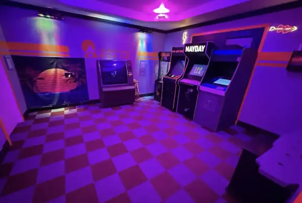 Overdrive Arcade 1989 (Narrow Escape) Escape Room