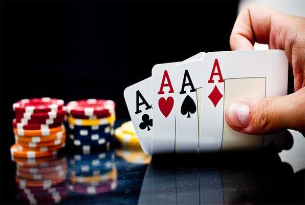 The Backhouse Poker Room (Escape Maze) Escape Room