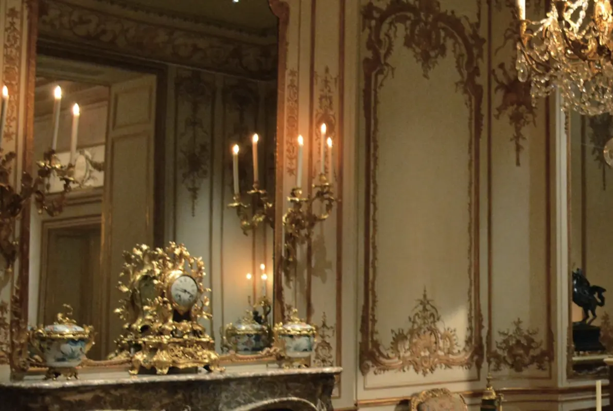 Clues of the Manor