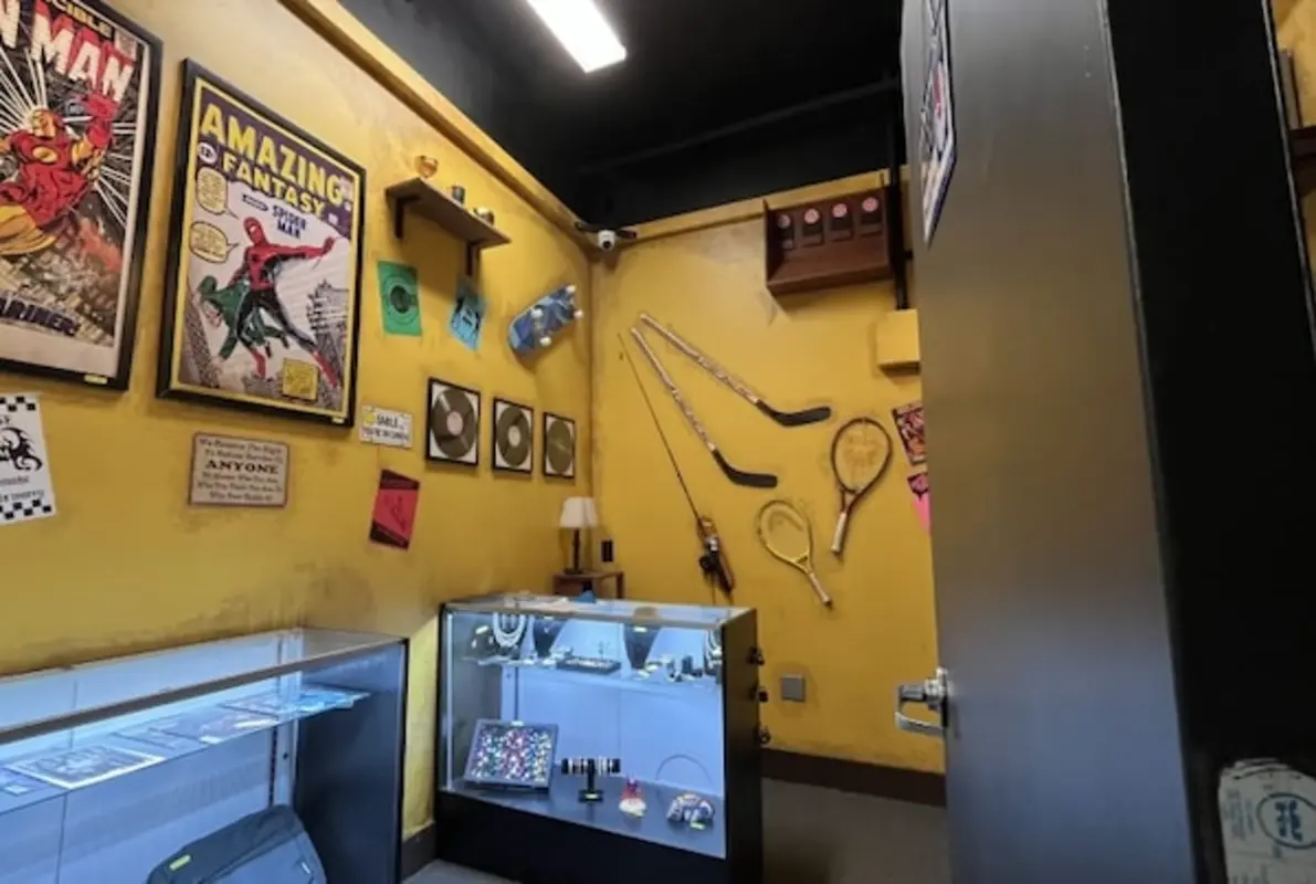 The Midnight Heist (The Great Escape Room Queens) Escape Room