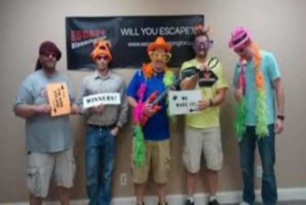Vacances de Famille (Family Vacation) (Escape Bloomington) Escape Room