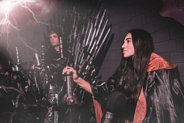 Escape of Thrones (Black Room) Escape Room