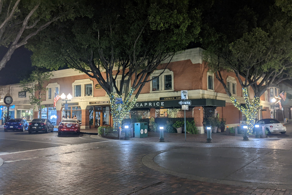 Redlands Ghost Bus (Hall of Shadows Mystery Games) Escape Room
