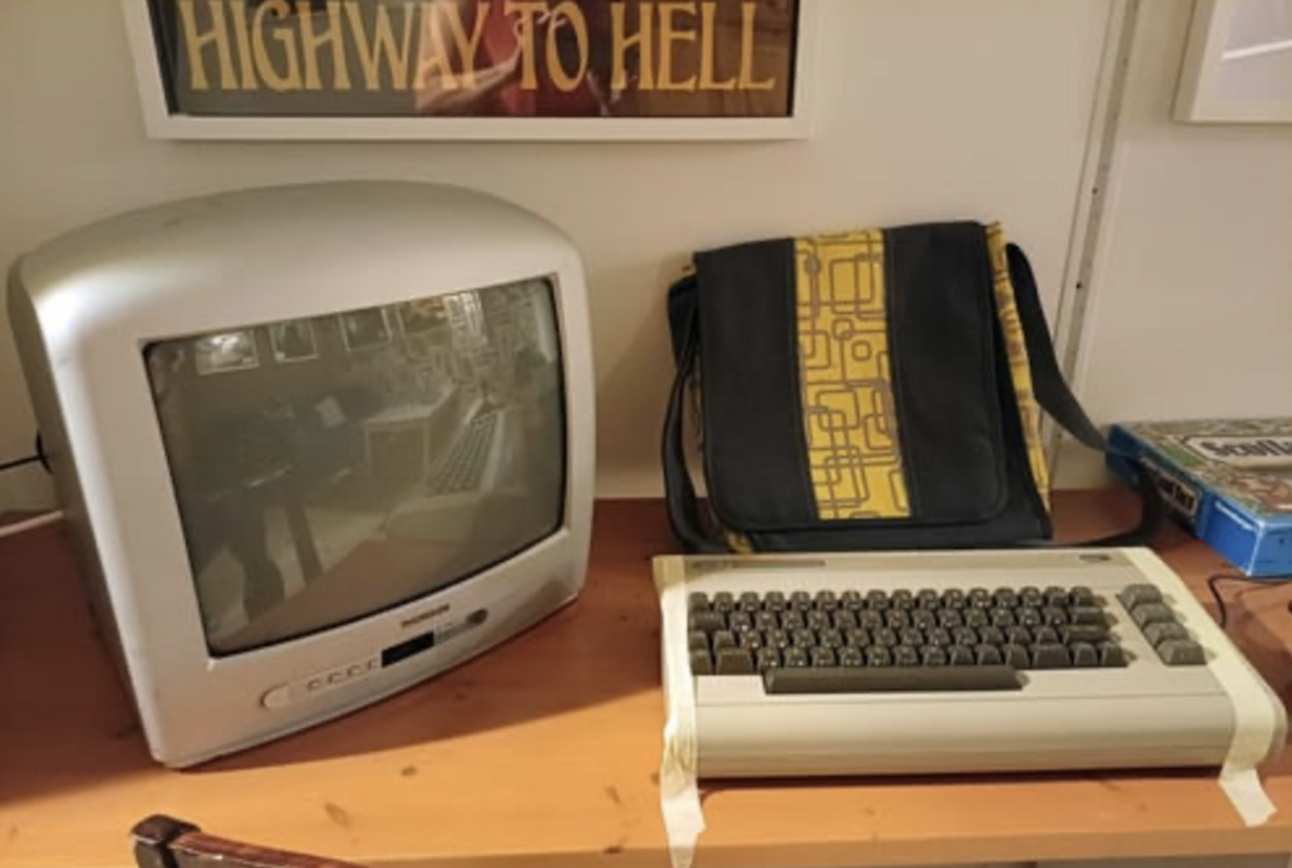 Villeä odottaessa (Huone Room Escape) Escape Room