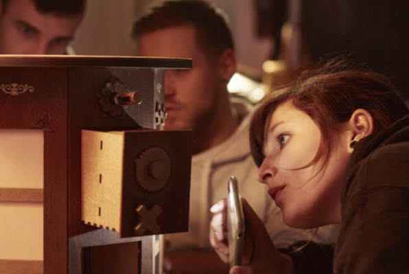 Der Magische Rätseltisch (One Hour Left) Escape Room