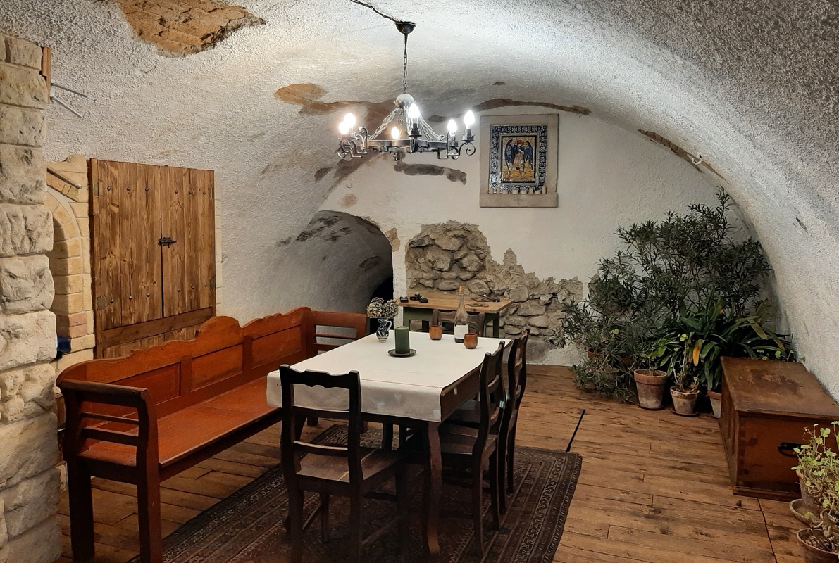 A Borospince Titka