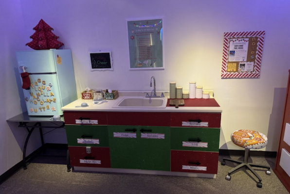 A Very Merry Mystery (Mystery Soup Escape Rooms) Escape Room