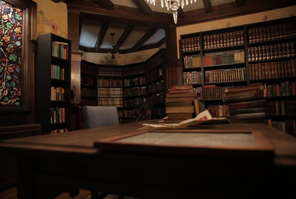 King of the Bootleggers (Escape Casa Loma) Escape Room
