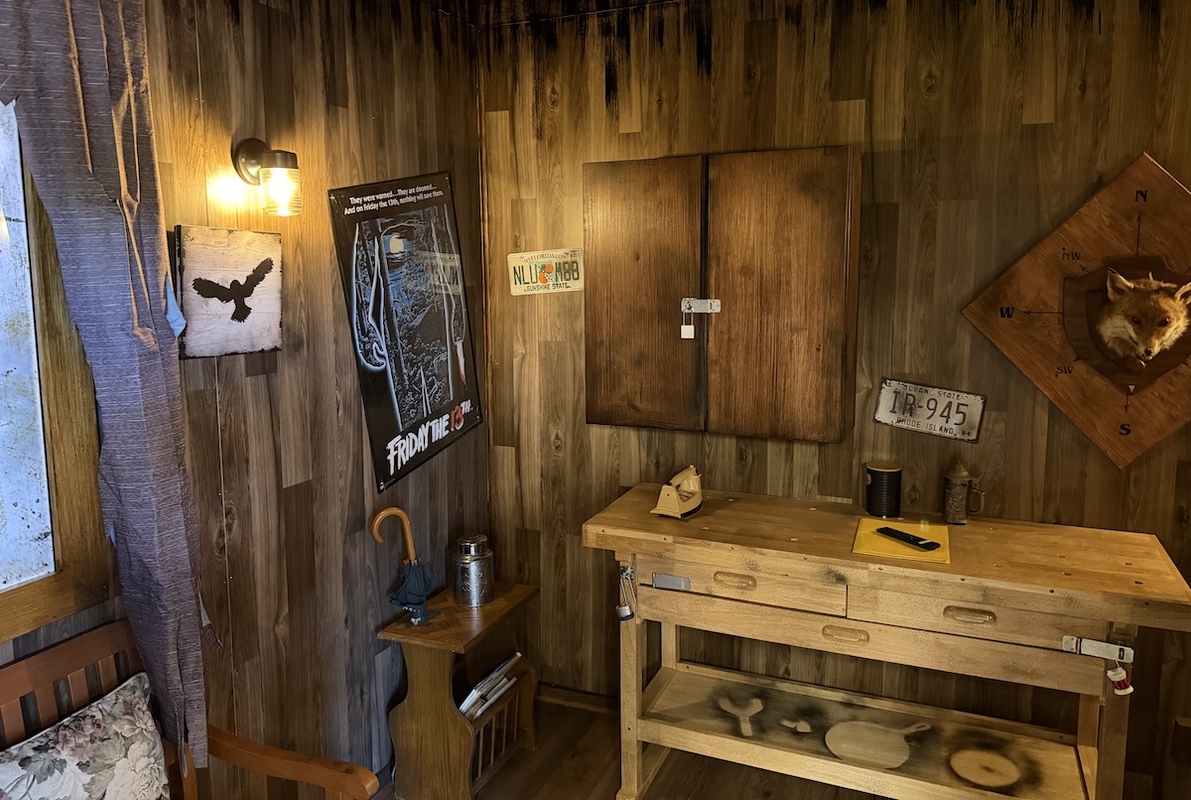 Stabbin Cabin (404 Escape Room) Escape Room