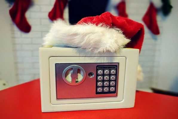 Saving Christmas (Can U Escape?) Escape Room