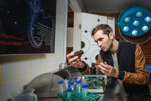 The LAB: Mission «Destroy» (Claustrophobia) Escape Room