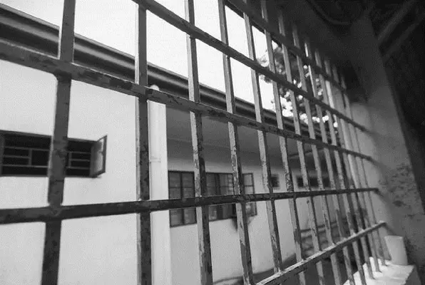 Prison (PanIQ Room Chicago) Escape Room
