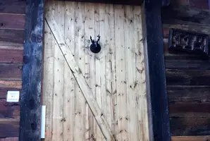  Lost Cabin