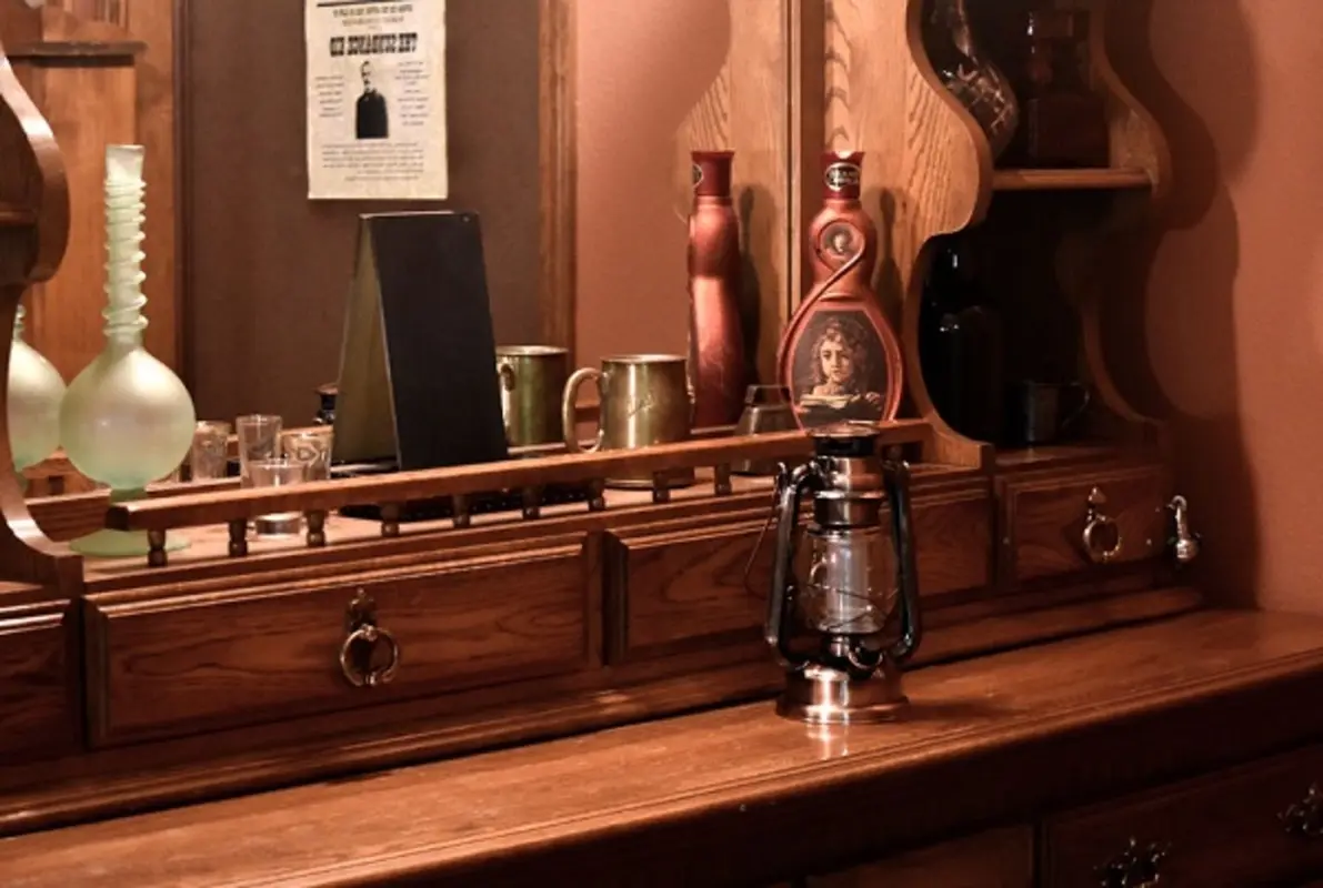 Wild Wild West Saloon (Escape This Live) Escape Room