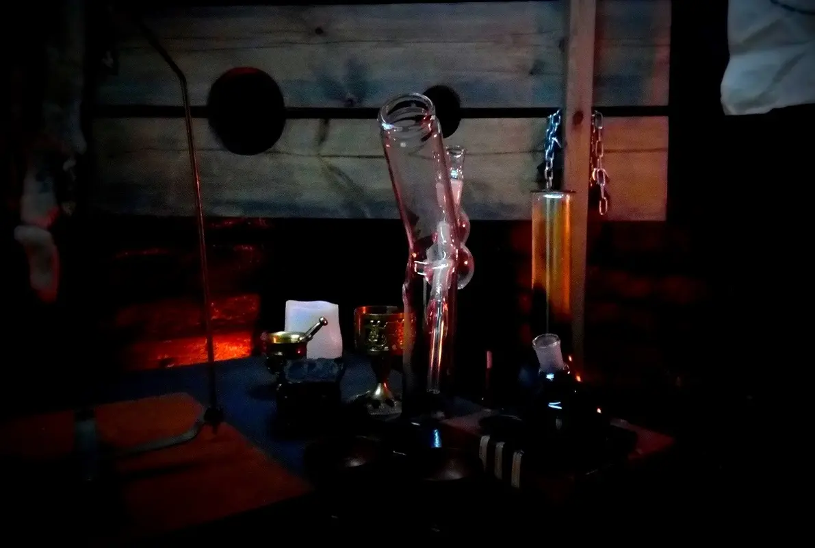 Zemsta Alchemika (Warsaw Escape) Escape Room
