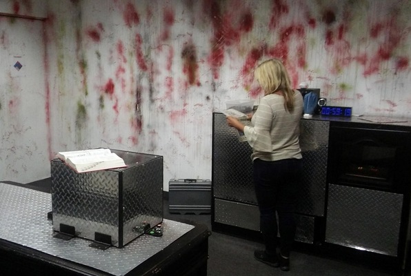 Trapped in a Room with a Zombie (Great Room Escape) Escape Room