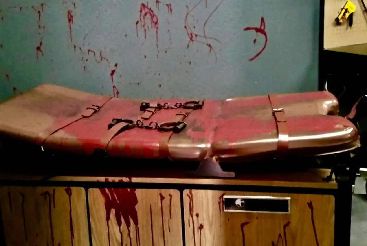 The Torture Chamber (Exit Strategy) Escape Room