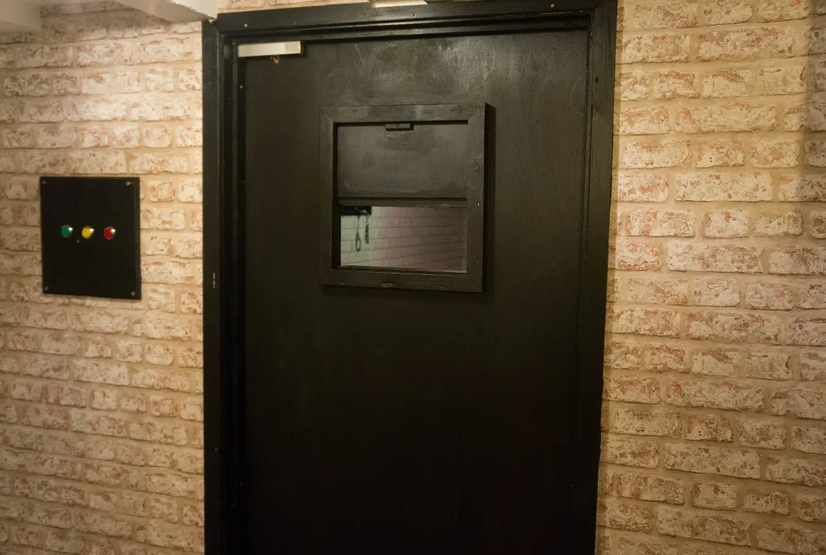 Escape from Alcatraz (Houdini's Escape Room Experience Southampton ) Escape Room