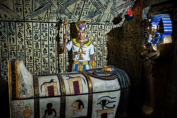 Pharaoh's Tomb