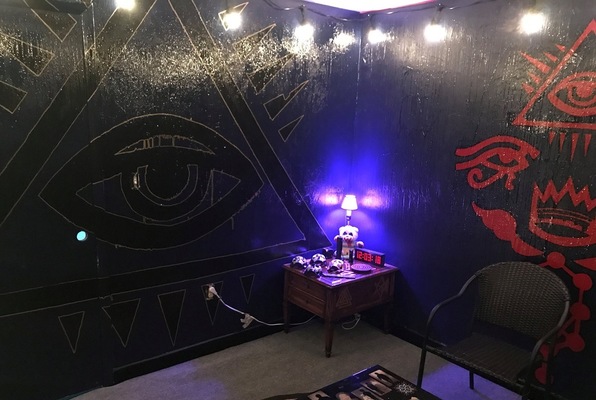 The Illuminati Box (UFO VIDEO) Escape Room