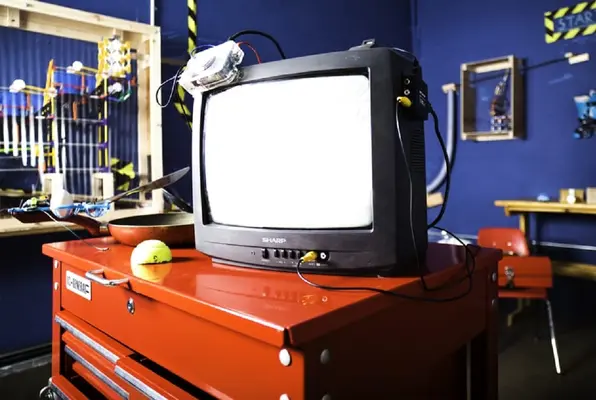 The Inventor's Garage (Epic Escape Game) Escape Room