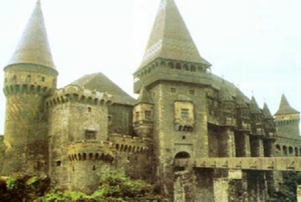 Cursed Castle