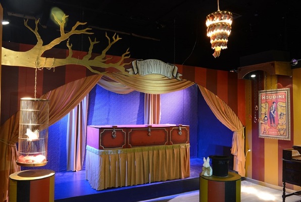 Chamber of Illusions (Enter the Imaginarium) Escape Room