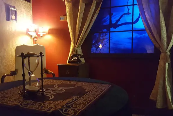 Ghostly Encounter (Escape2Win) Escape Room