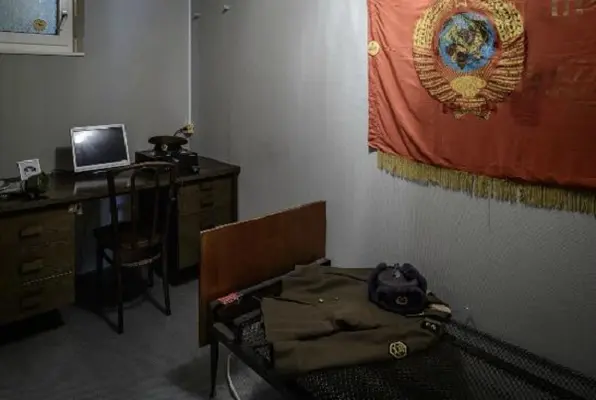The Bunker (Escape Quest) Escape Room