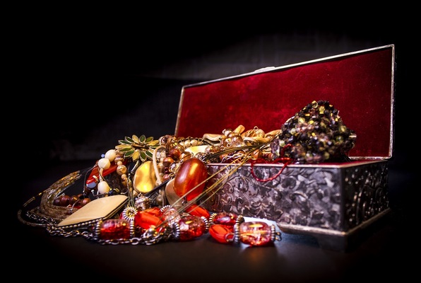 The Treasure of Dungeon Rock (Escape This Live) Escape Room