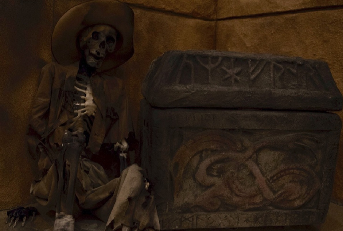 The Dragon's Lair (Maze Rooms) Escape Room