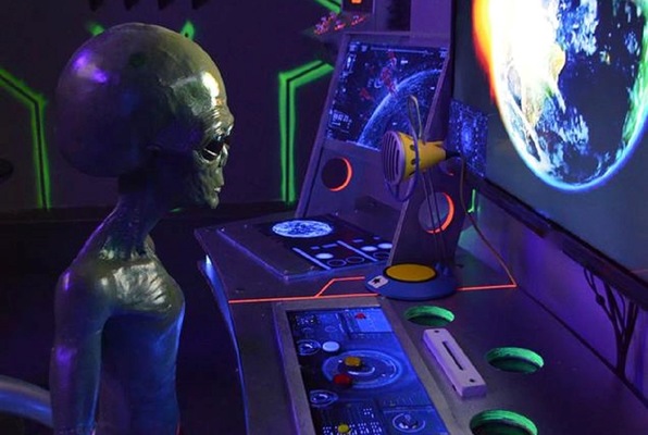 Alien Spacecraft Invasion (The House of Clues) Escape Room