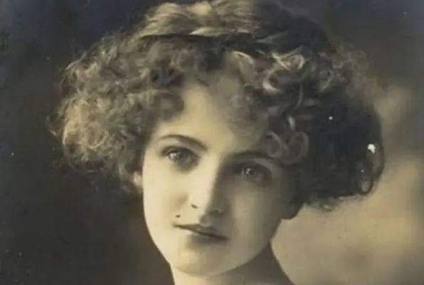 Woman in the Attic (Hollywood Escape House) Escape Room