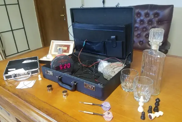 CIA B-team (Exhilarating Escapes) Escape Room