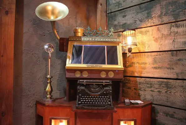 Time Machine (Edge Of Escape) Escape Room