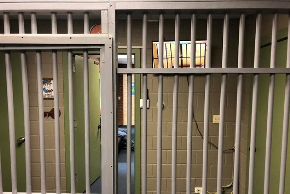 Jail Break (Dragonfly Escape) Escape Room