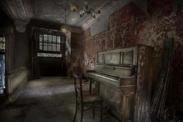 Château Fantôme (Chambres aux Mystères) Escape Room