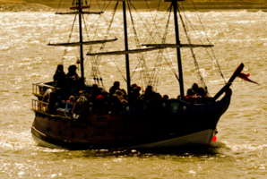 Квест Shipwreck in the Straits